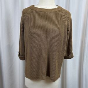 Mote brown Crew Neck Sweater with mid-length sleeves. Medium